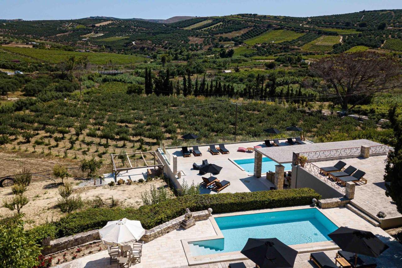 Villa Mantilari Wine Estate 7 Apartments 2 Private Pools Tennis Court Fitness Center Archanes Extérieur photo