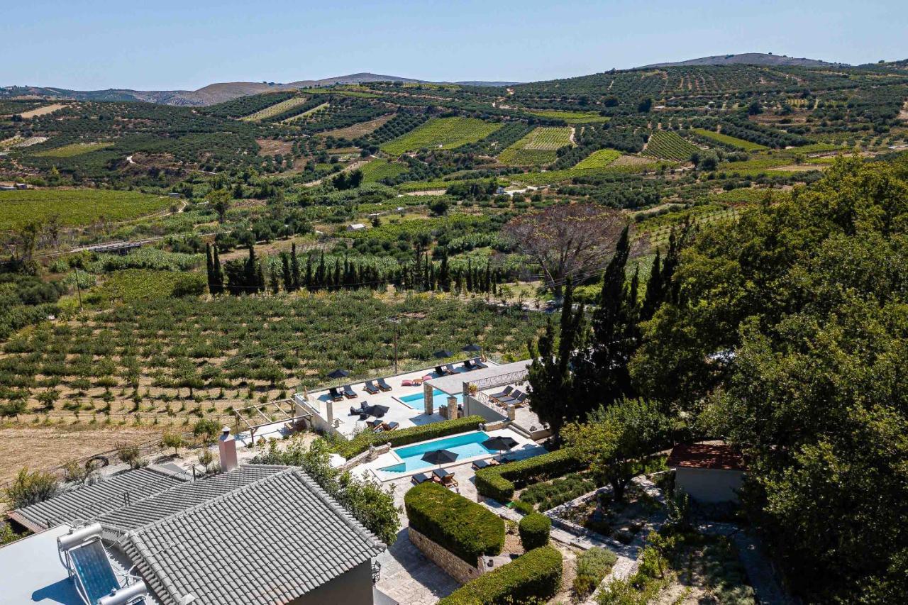 Villa Mantilari Wine Estate 7 Apartments 2 Private Pools Tennis Court Fitness Center Archanes Extérieur photo