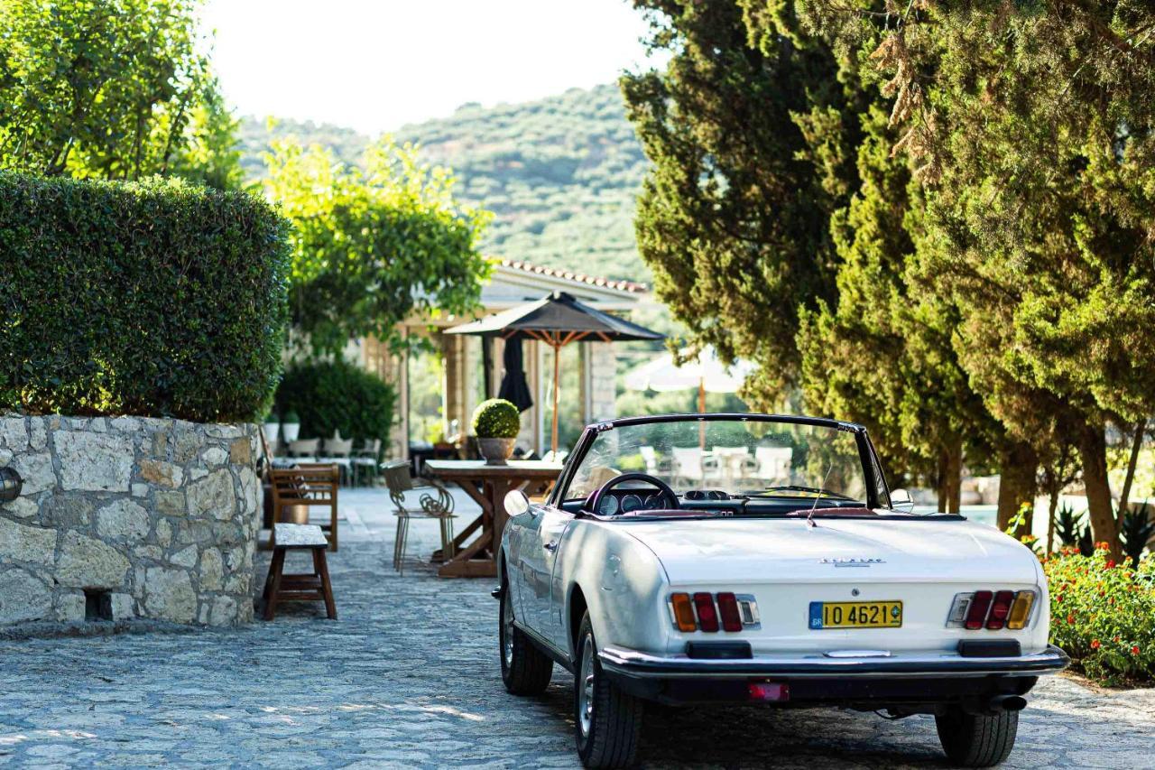 Villa Mantilari Wine Estate 7 Apartments 2 Private Pools Tennis Court Fitness Center Archanes Extérieur photo