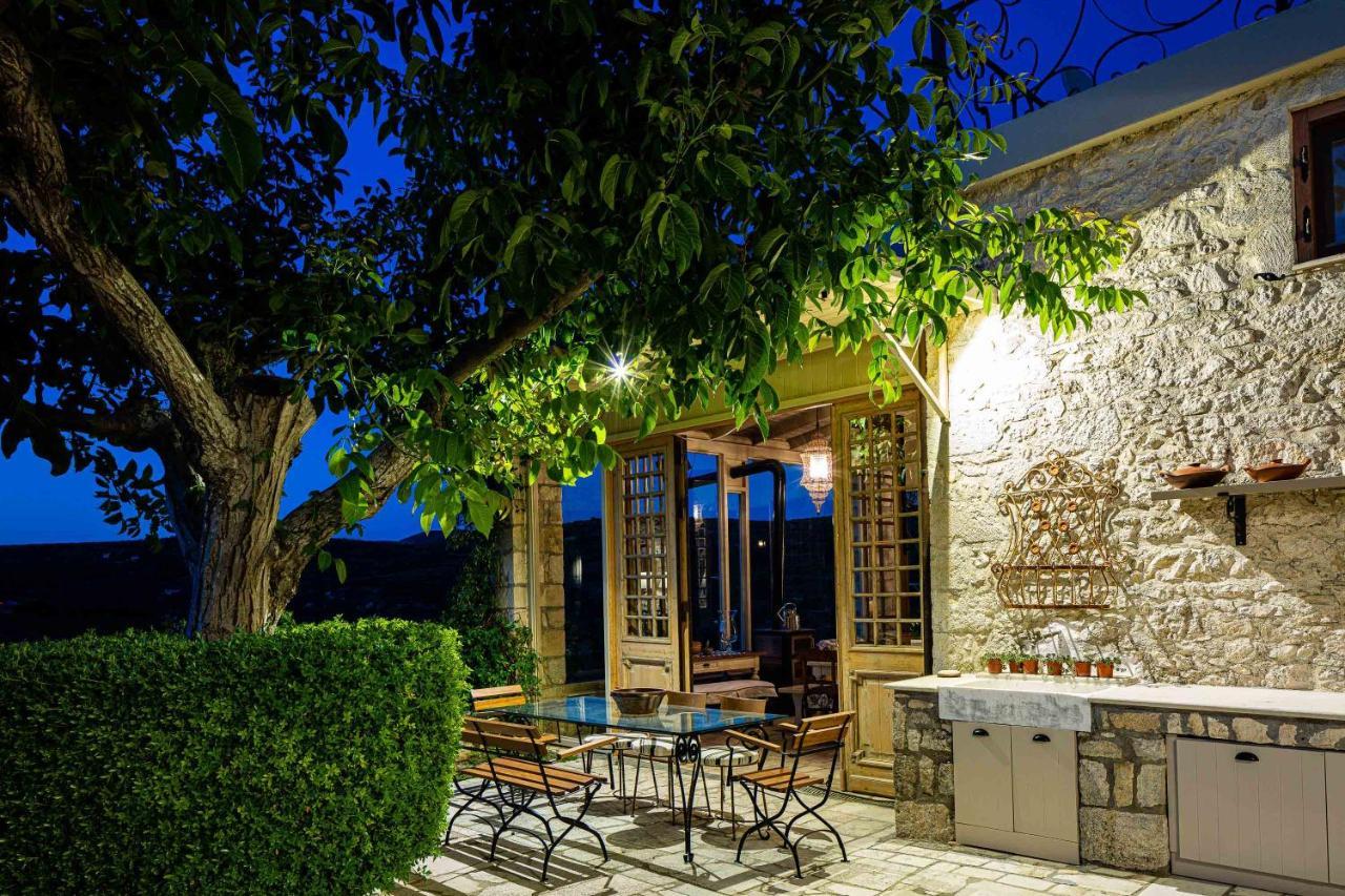 Villa Mantilari Wine Estate 7 Apartments 2 Private Pools Tennis Court Fitness Center Archanes Extérieur photo