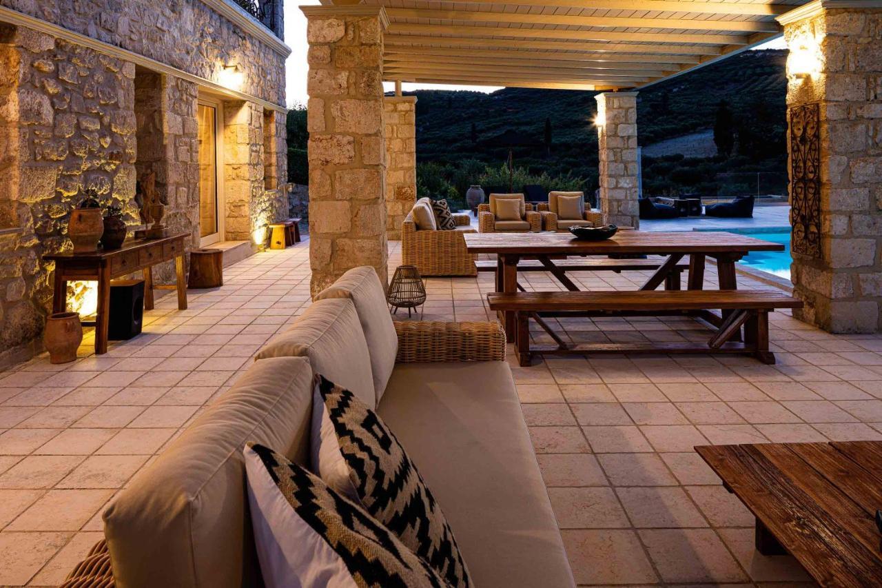 Villa Mantilari Wine Estate 7 Apartments 2 Private Pools Tennis Court Fitness Center Archanes Extérieur photo