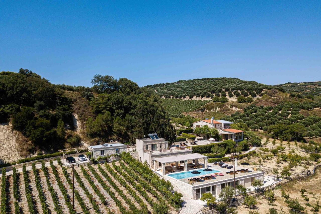 Villa Mantilari Wine Estate 7 Apartments 2 Private Pools Tennis Court Fitness Center Archanes Extérieur photo